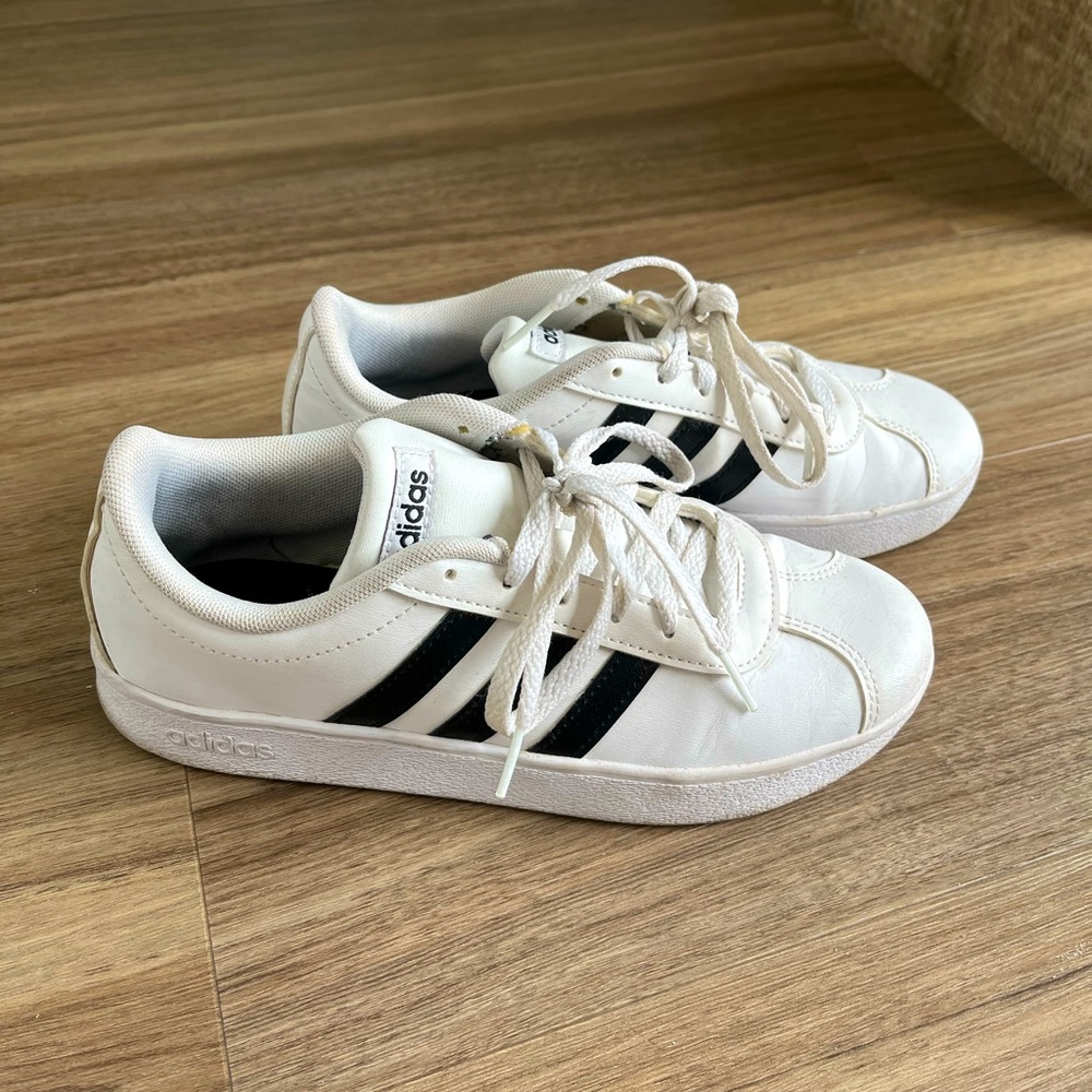 Adidas Sneakers
